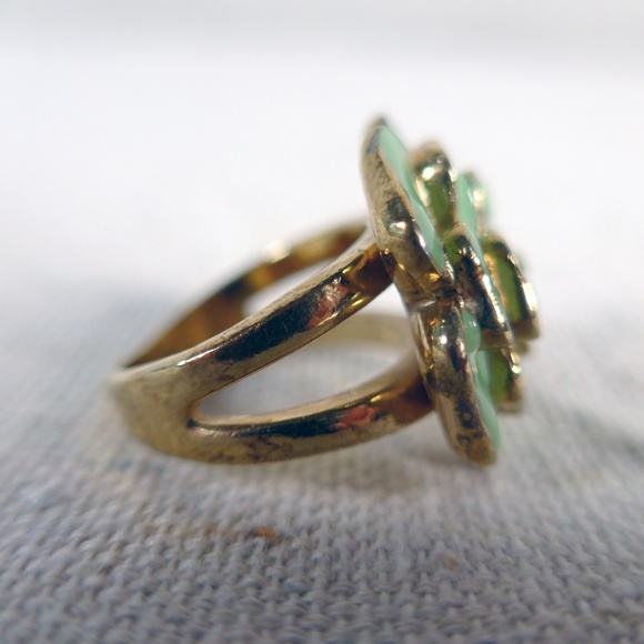 Banana Republic Women Size 6 Enamel Flower Cocktail Ring - Picture 4 of 9